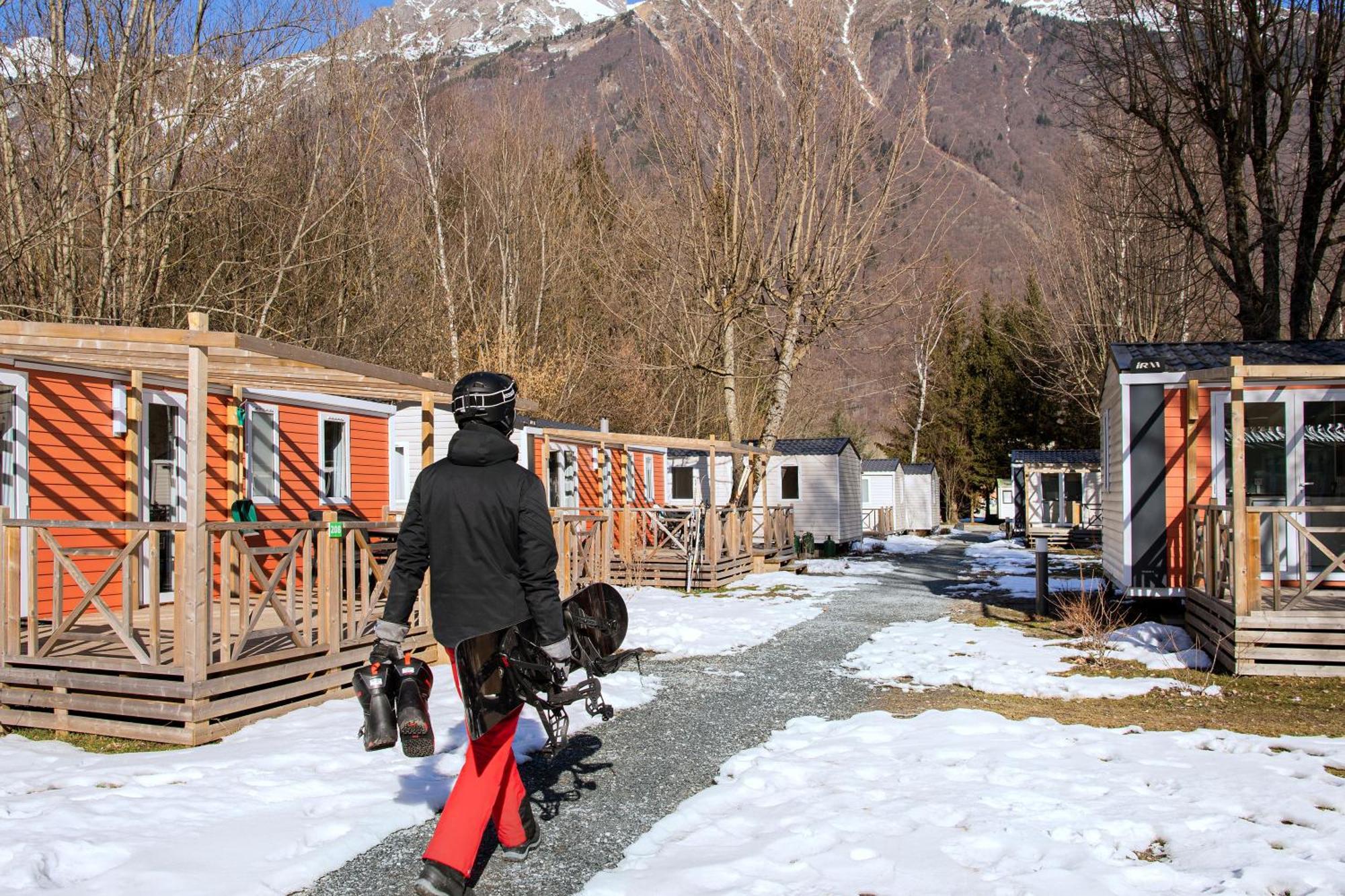 Camping Rcn Belledonne Le Bourg-d'Oisans Exterior photo