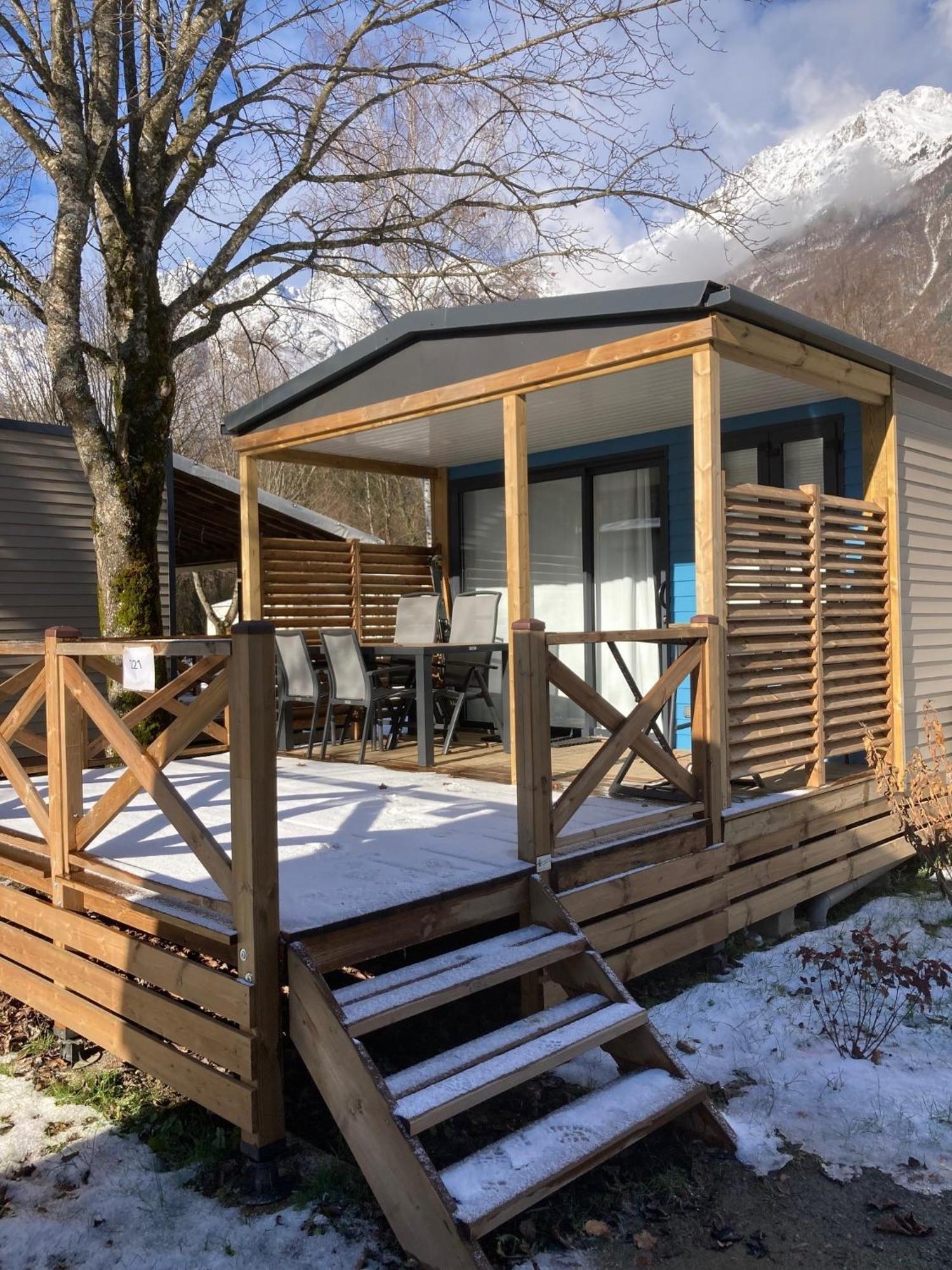 Camping Rcn Belledonne Le Bourg-d'Oisans Exterior photo